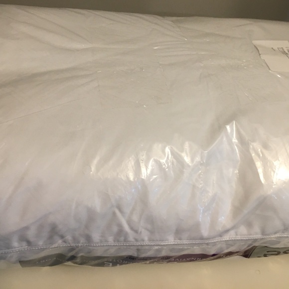 Allerease Ultimate Allergy Protection and Comfort Down-Alternative Pillow. - Picture 7 of 7